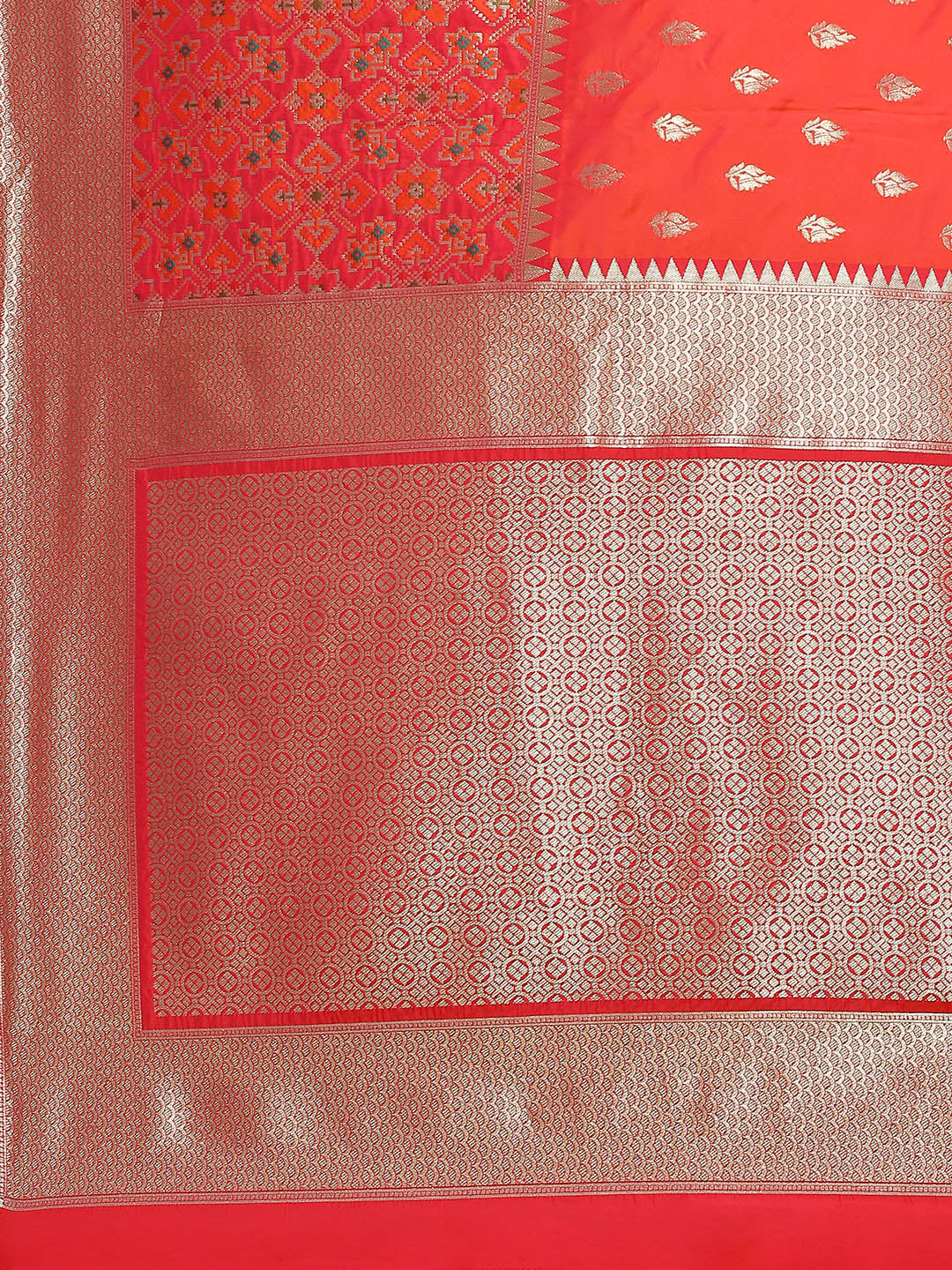 Zari Booti Woven Art Silk Banarsi Saree