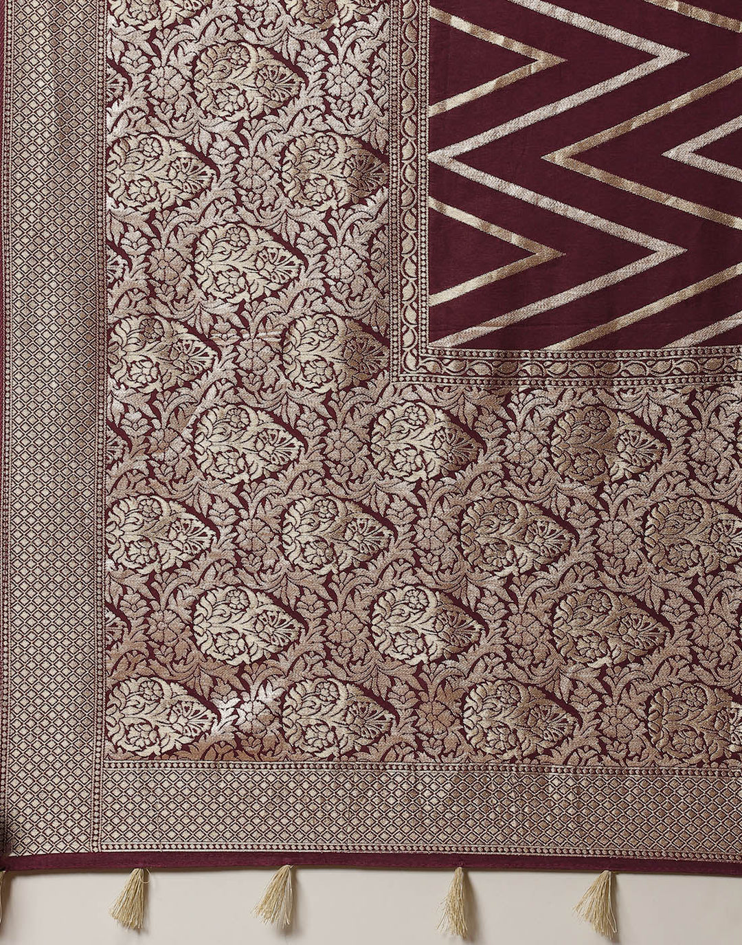 Zari Jaal Banarsi Plain Saree