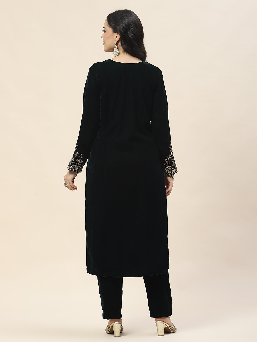 Neck Embroidered Velvet Kurta With Pants