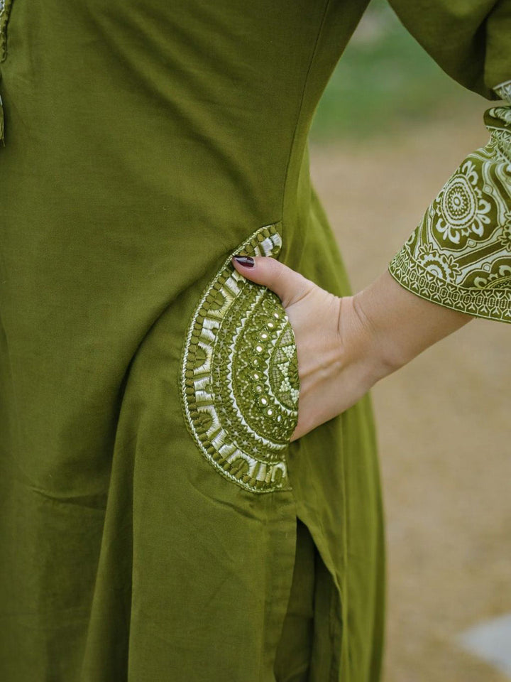 Green Cotton Blend Printed Straight Suit Set