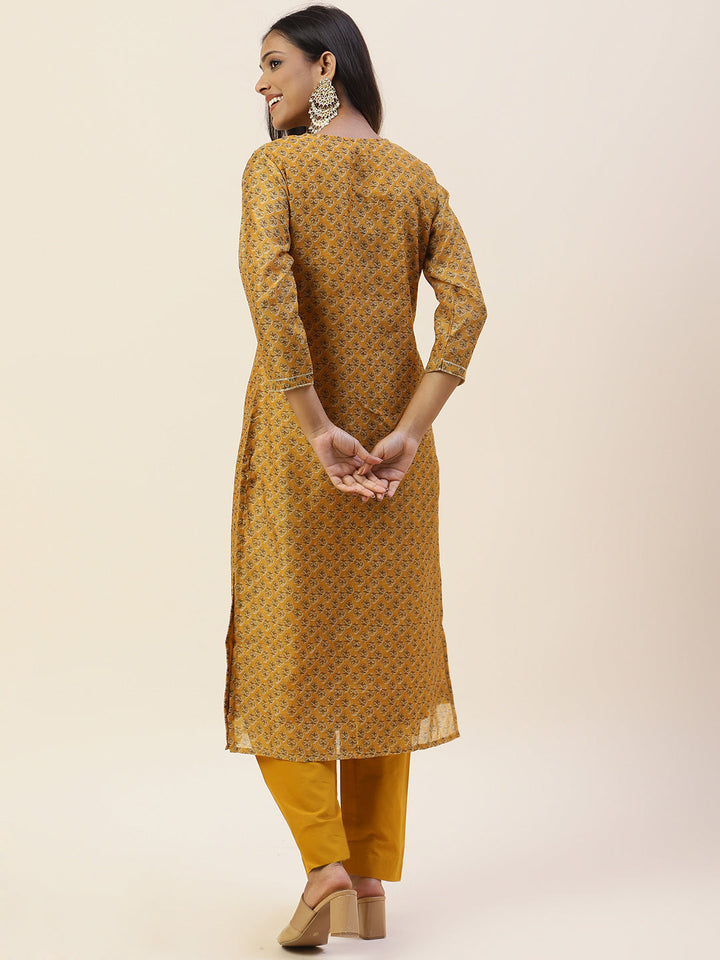 Printed &amp; Yoke Embroidered Chanderi Kurta With Pants