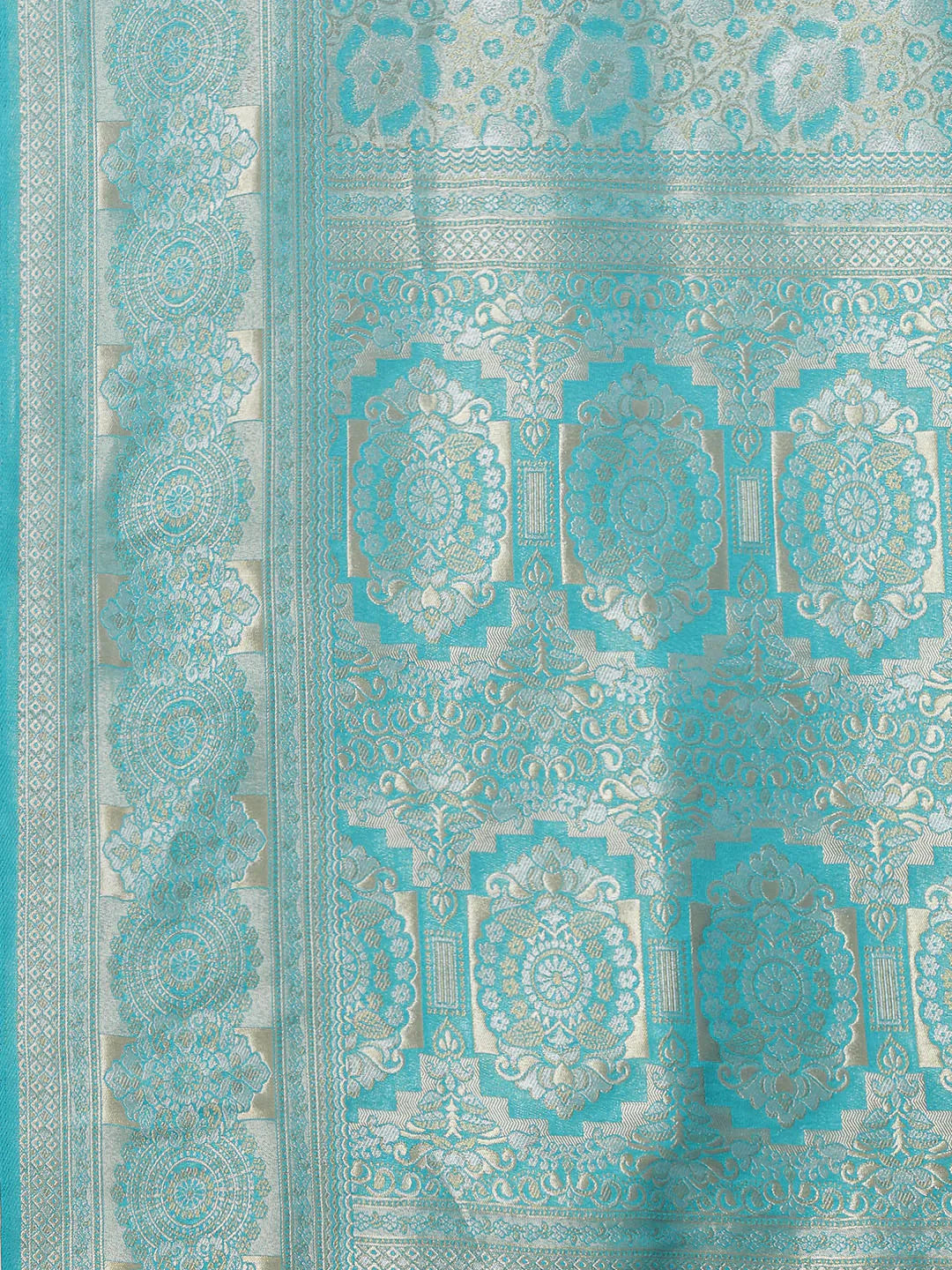 Zari Jaal Handloom Woven Saree