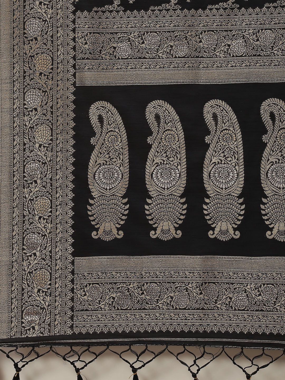 Zari Jaal Handloom Woven Saree