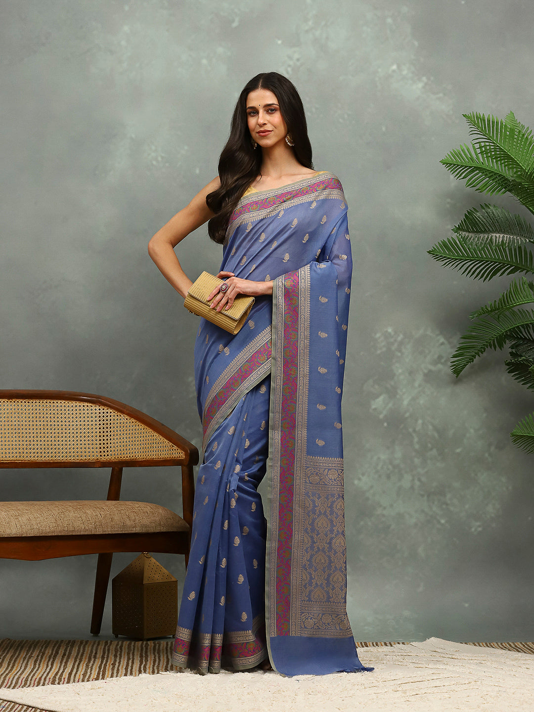 Resham Woven Design Cotton Blend Woven Saree