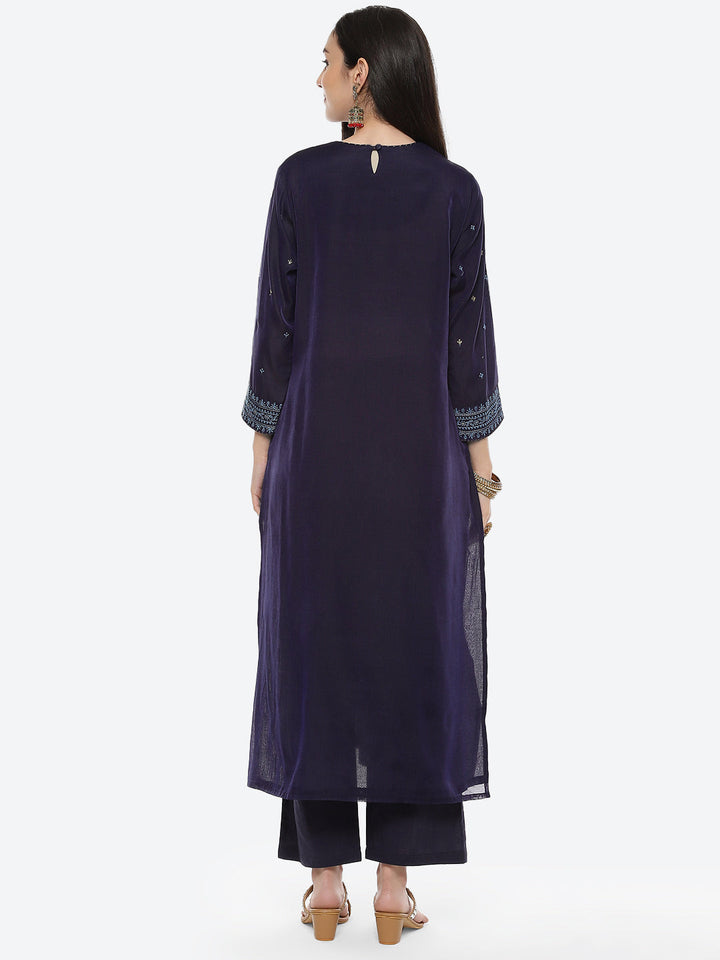 Resham Neck Jaal Chanderi Kurti With Pant