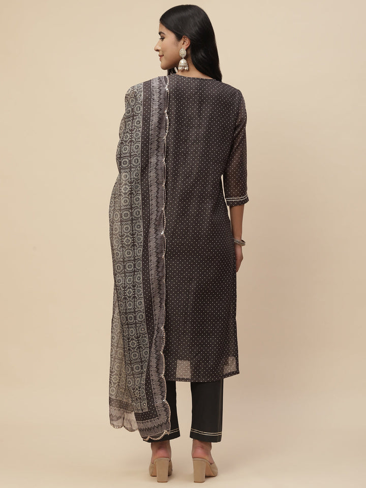 Zari Neck Embroidered Chanderi Kurta With Pants &amp; Dupatta