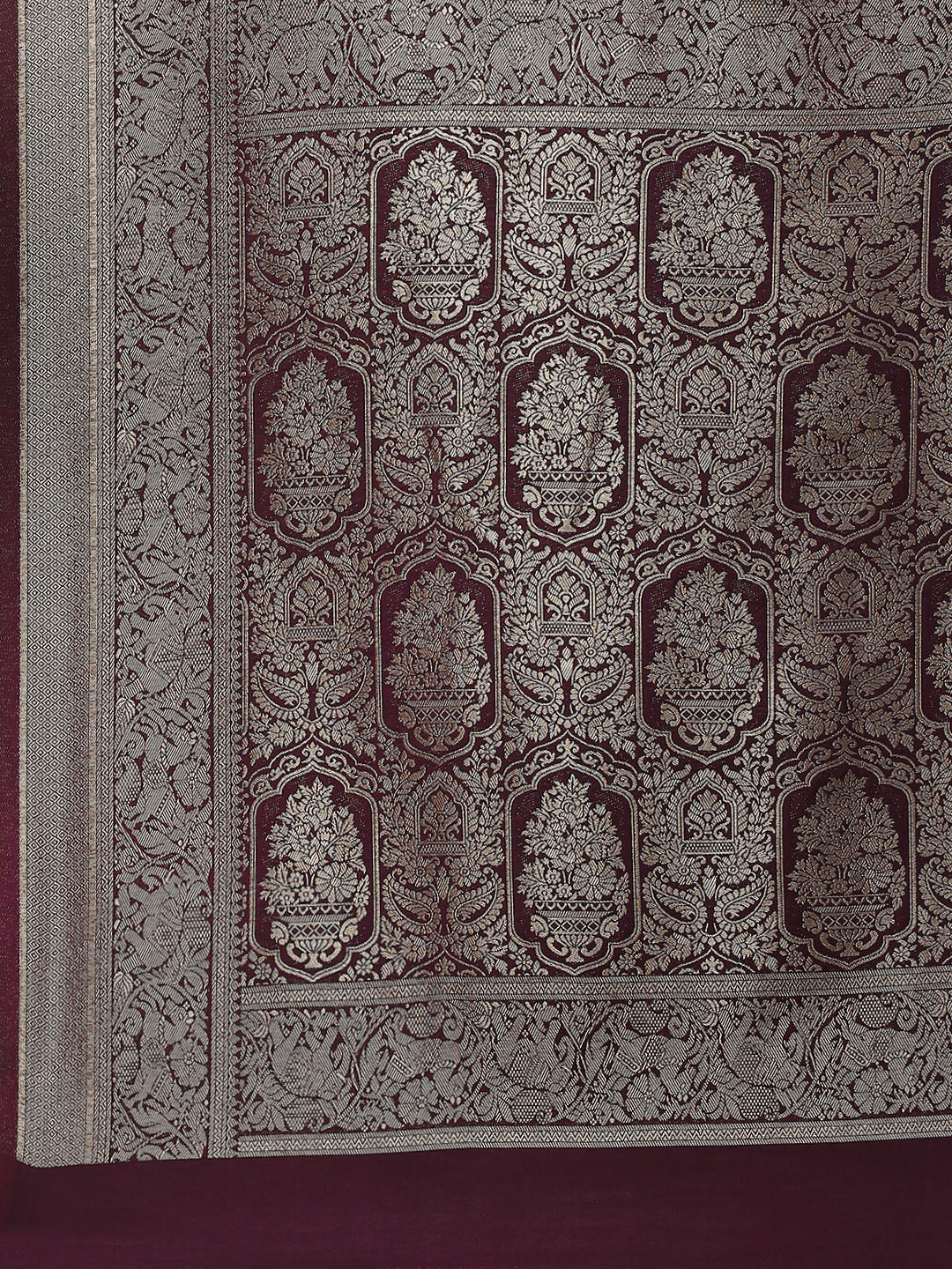 Zari Jaal Woven Handloom Saree