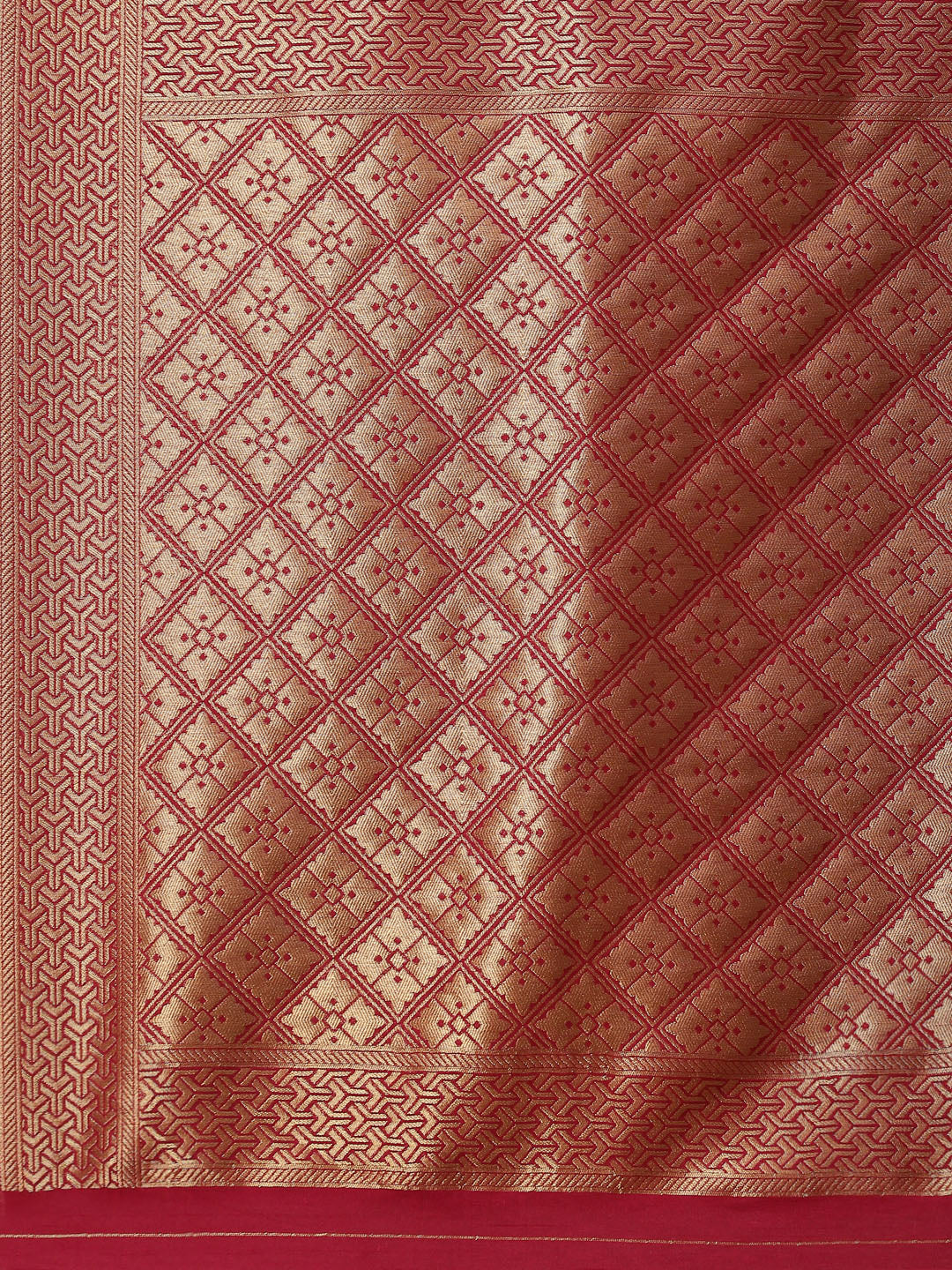 Zari Jaal Handloom Woven Saree