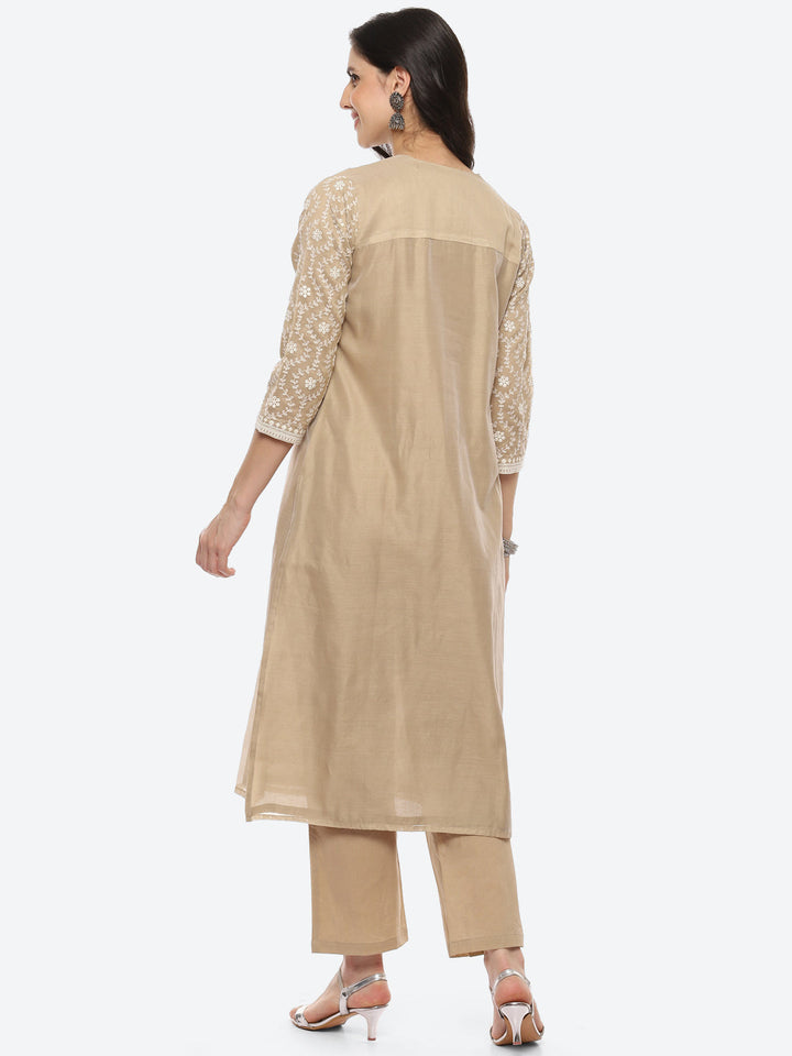 Thread Embroidered Chanderi Kurta With Pant