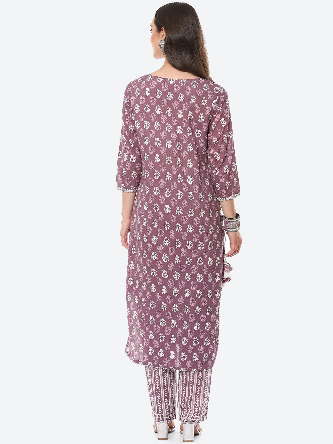 Zari Neck Embroidered Cotton Kurta With Pant