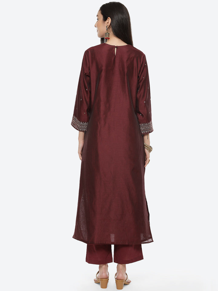 Resham Neck Jaal Chanderi Kurti With Pant