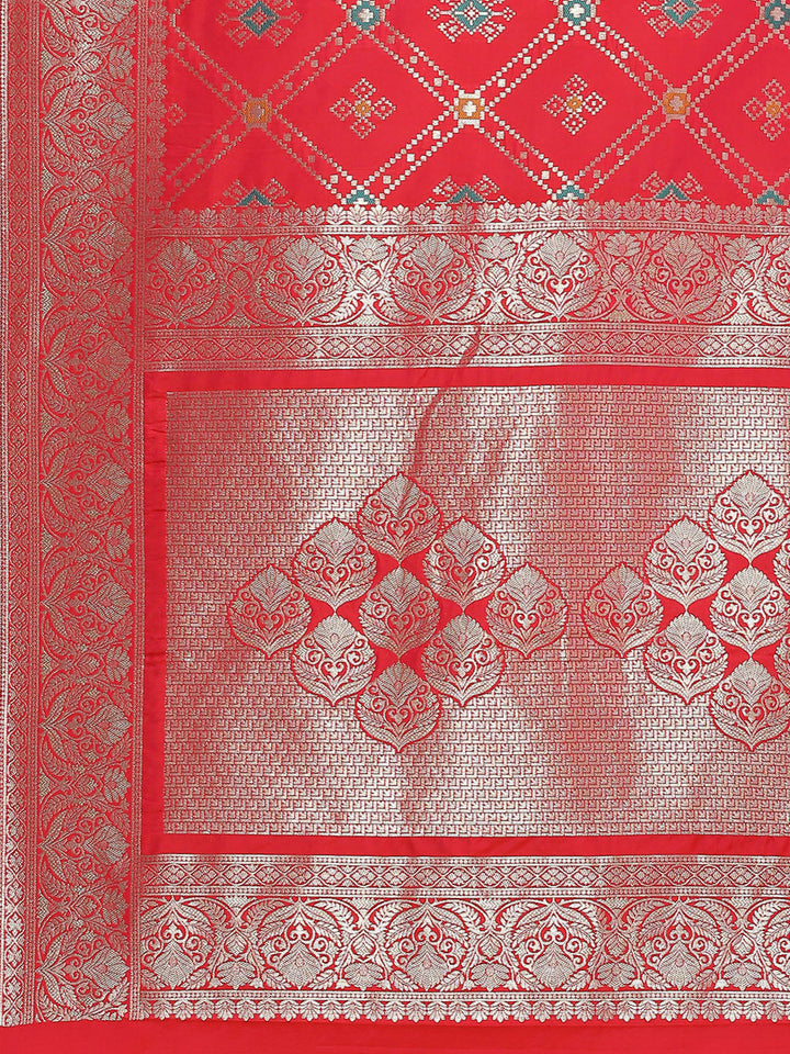 Zari Jaal Woven Art Silk Banarsi Saree
