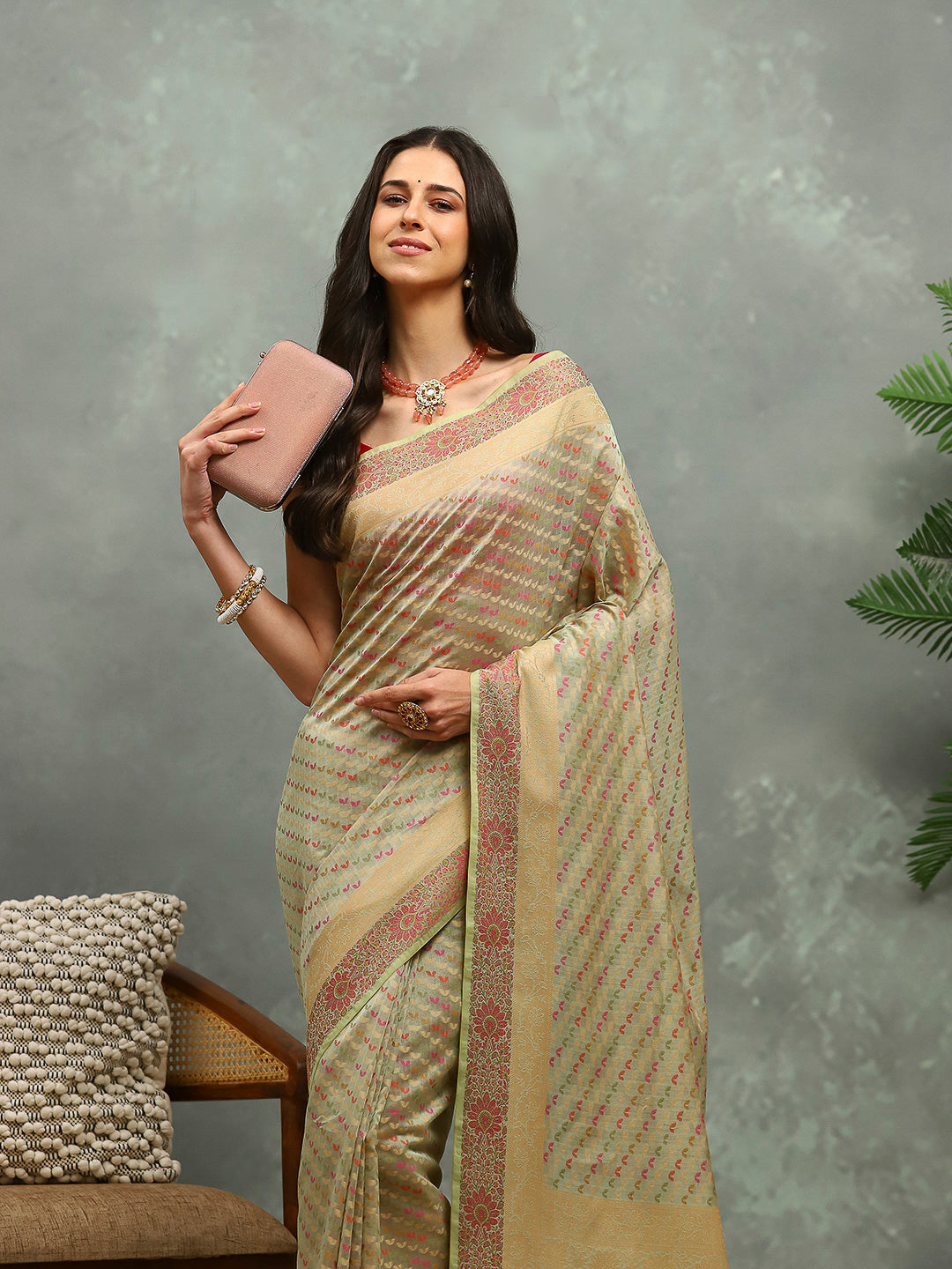 Resham Woven Design Cotton Blend Woven Saree