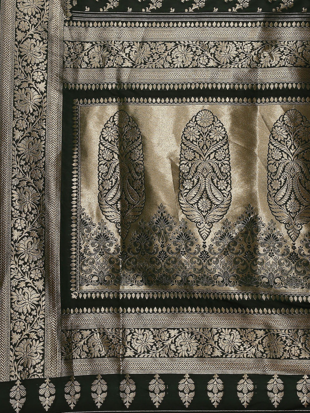 Zari Jaal Banarasi Woven Saree