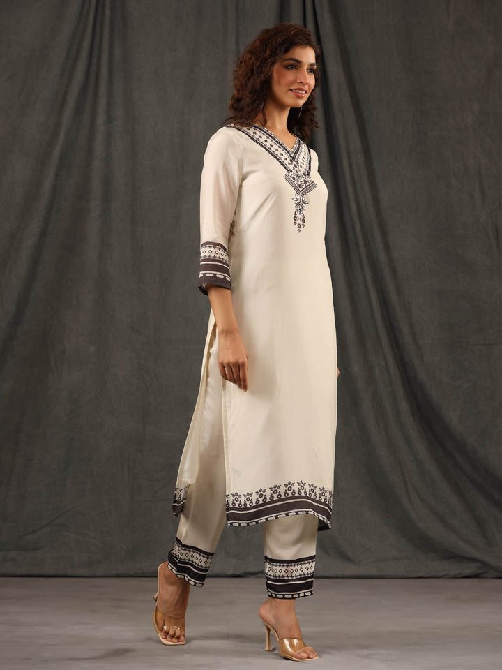 Neck Embroidered Muslin Kurta With Pants