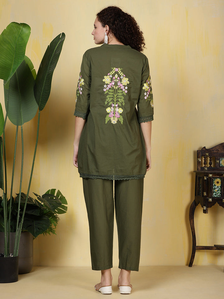 Printed Cotton Blend Kurta With Pants