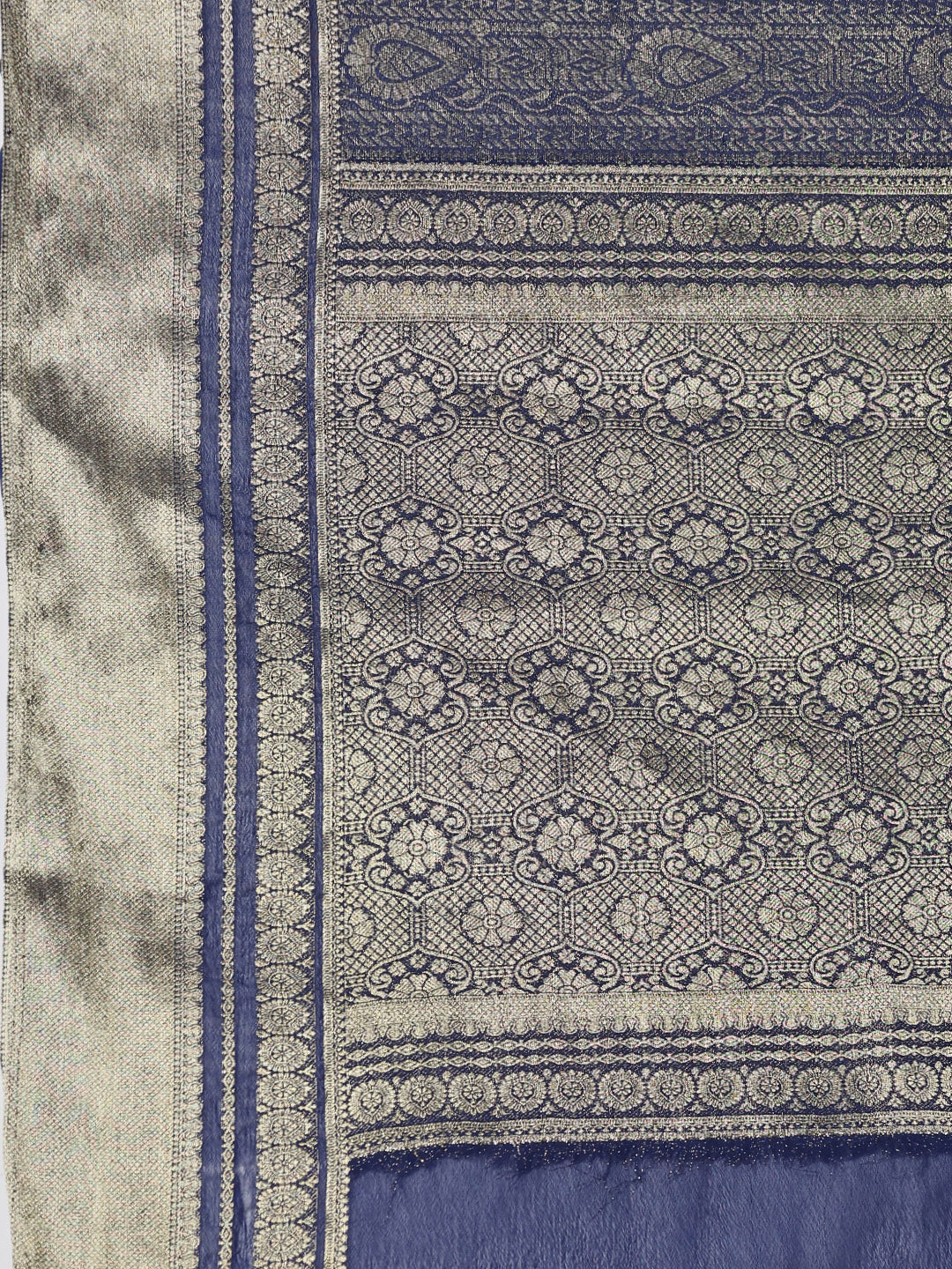 Zari Jaal Woven Crepe Saree