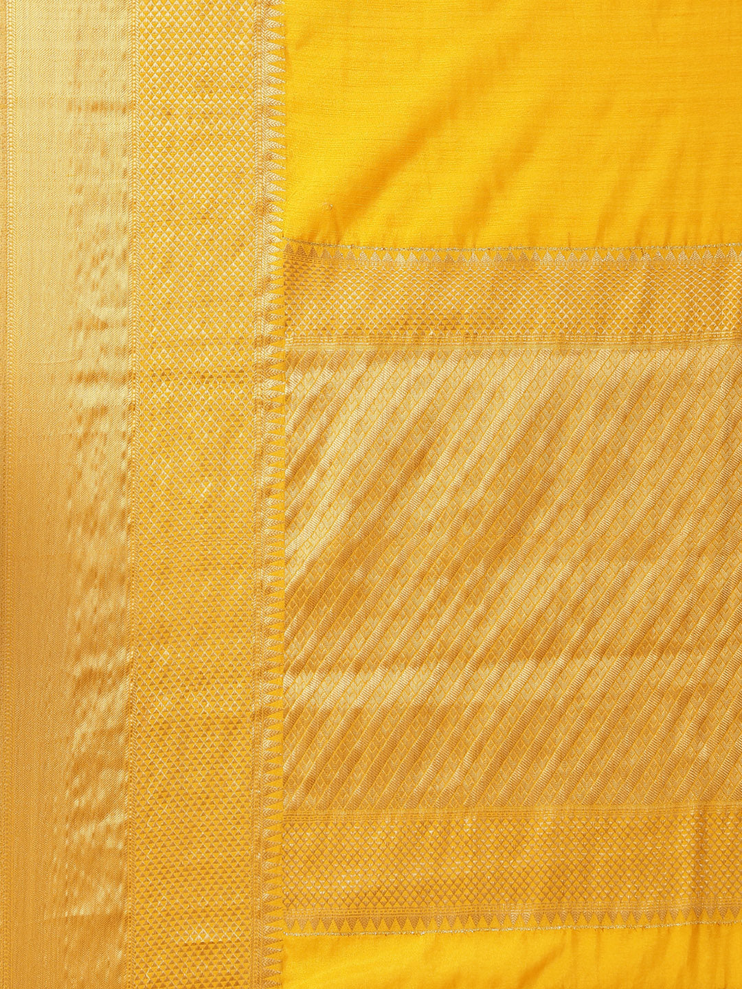 Plain Zari Border Art Handloom Woven Saree