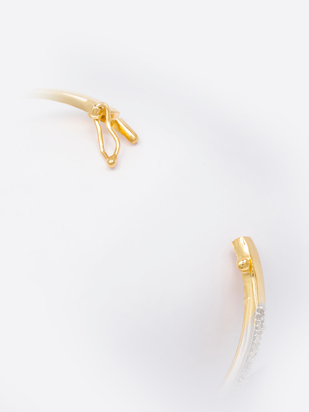 BRACELET (JEWELRY)