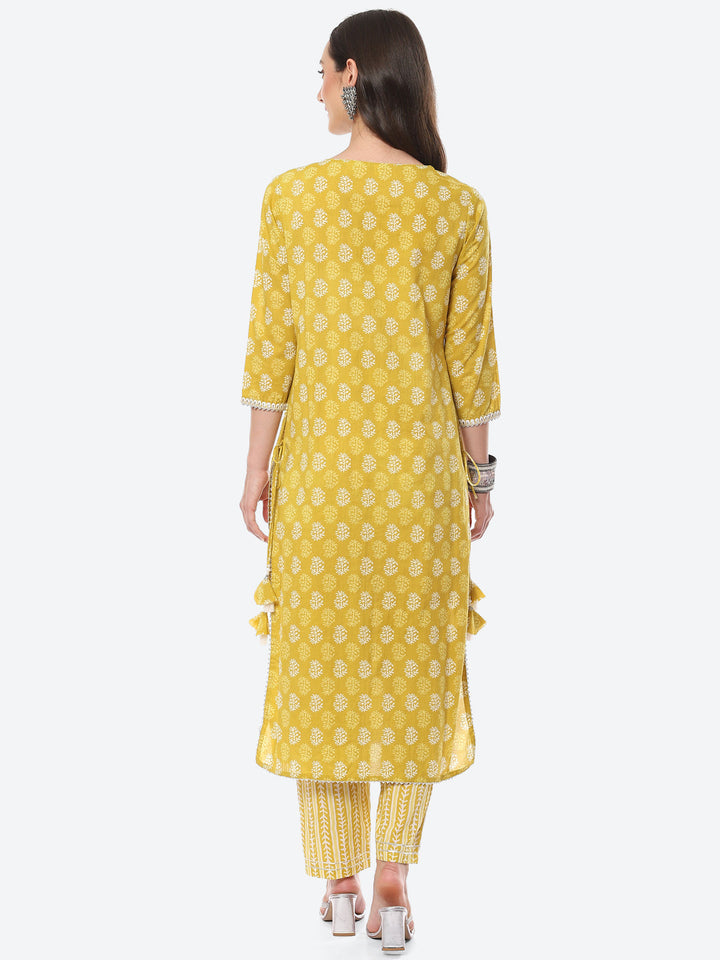 Zari Neck Embroidered Cotton Kurta With Pant