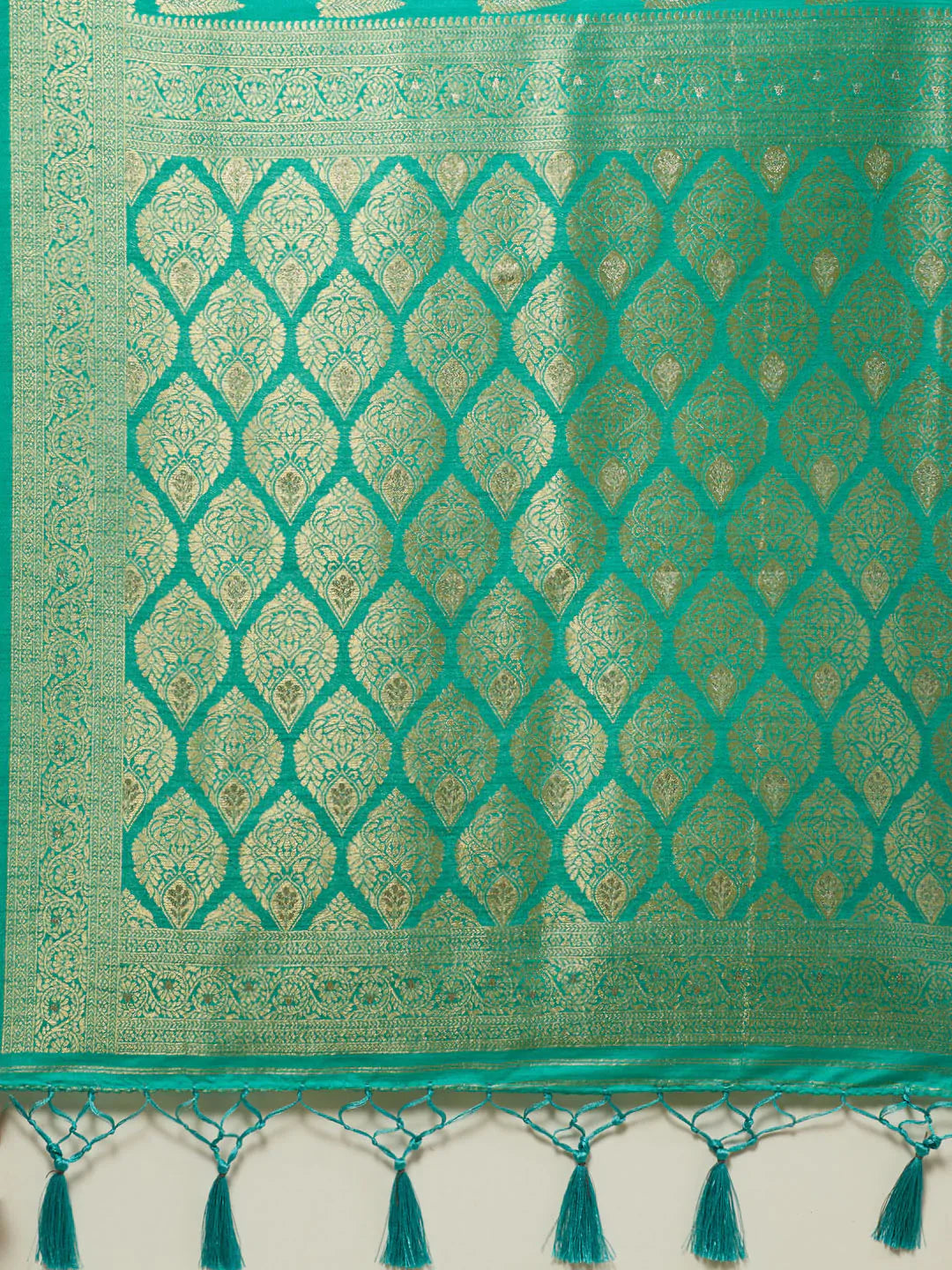 Zari Booti Handloom Woven Saree