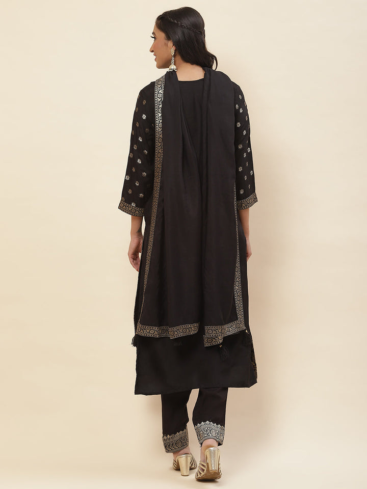 Zari Jaal Embroidered Chanderi Kurta With Pants &amp; Dupatta