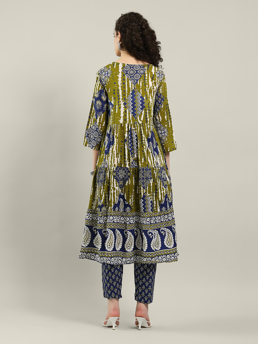 Printed Cotton Blend Kurta &amp; Pants