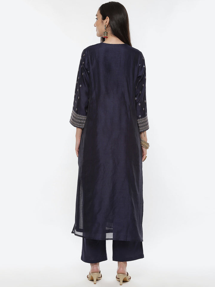 Embroidered Zari Neck Chanderi Kurti With Pant