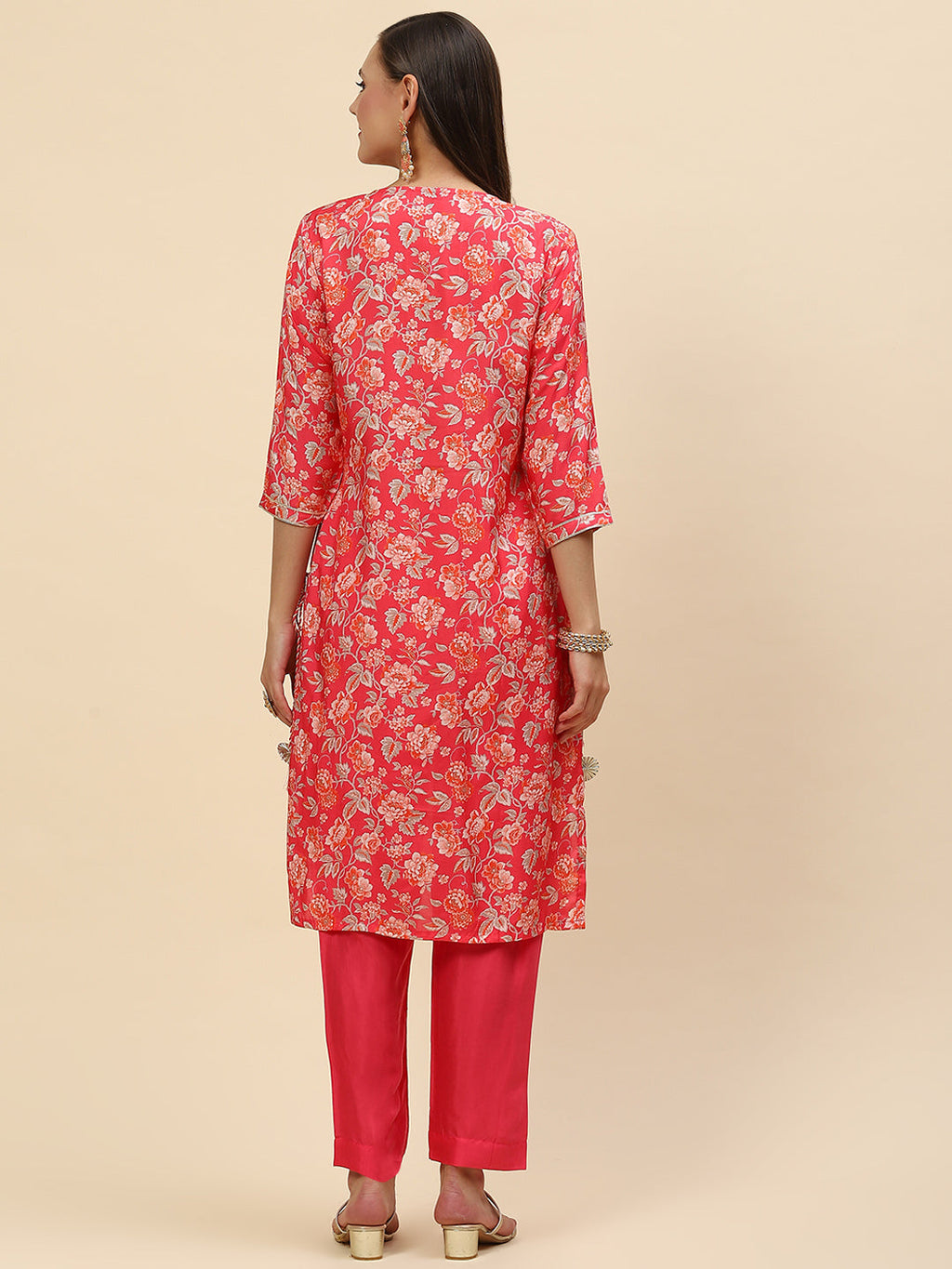 Zari Neck Embroidered Muslin Kurta With Pants