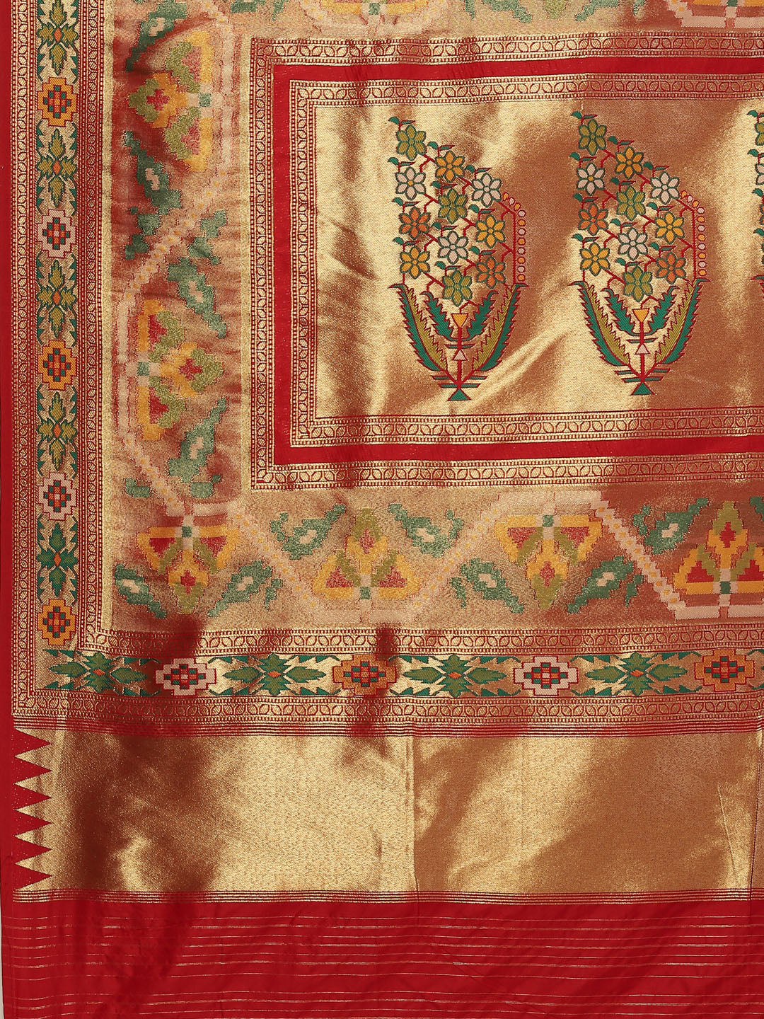Zari Jaal Banarasi Woven Saree