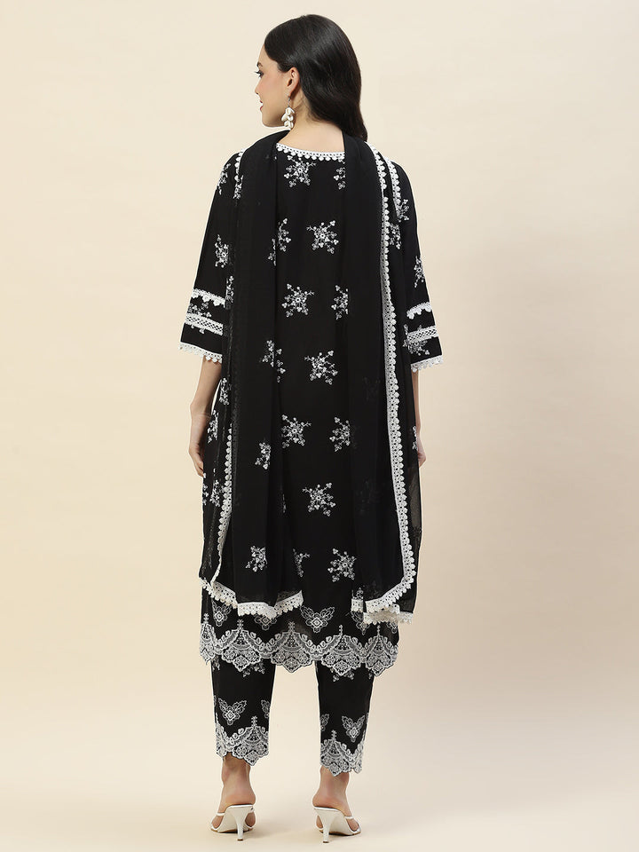 Embroidered Cotton Suit Set With Dupatta