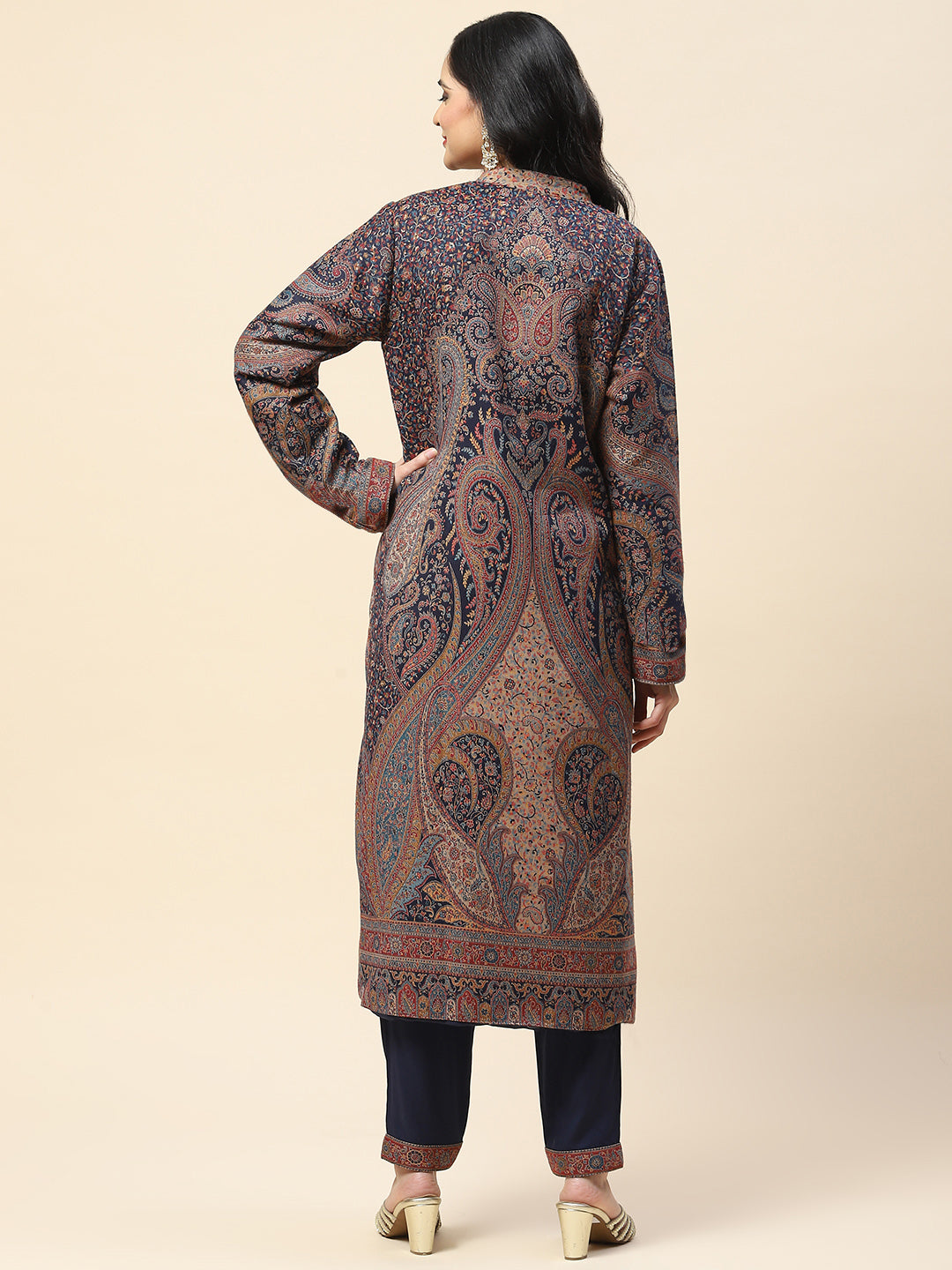 Resham Jaal Woven Pashmina Kurta With Pants &amp; Jacket