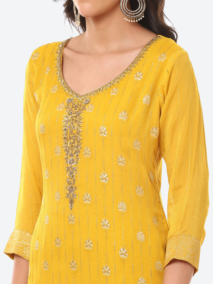 Zari Neck Embroidered Booti Border Kurta With Pant &amp; Dupatta