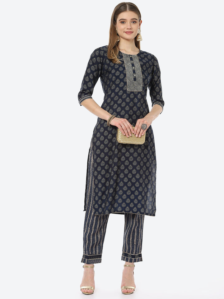 Zari Neck Embroidered Printed Cotton Kurta With Pant