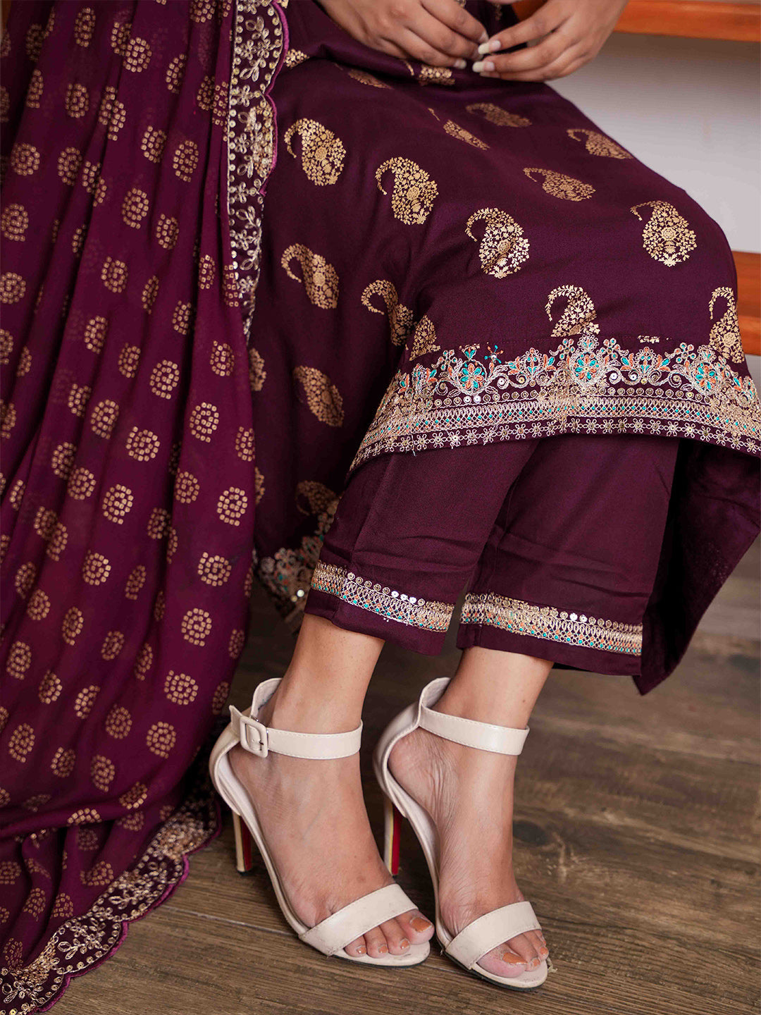 Zari Booti &amp; Paisley Printed Kurta With Pants &amp; Dupatta