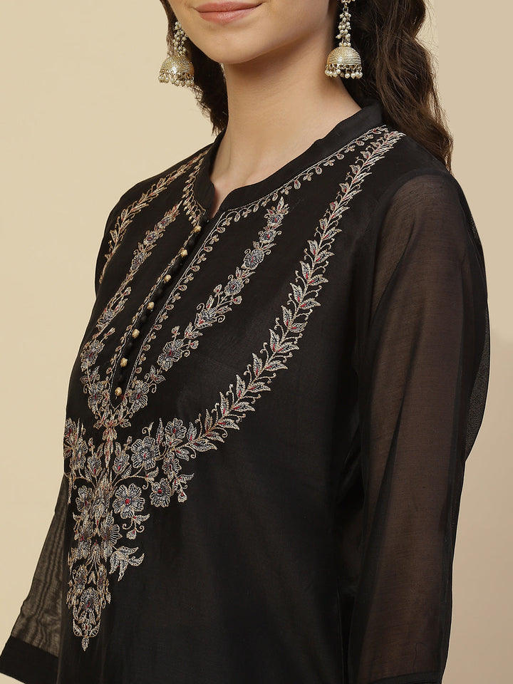Resham Neck Embroidered Chanderi Kurta With Pants &amp; Dupatta