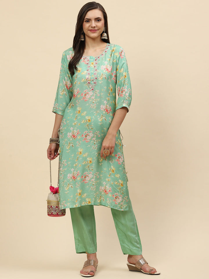 Floral Printed Muslin Kurta With Pants
