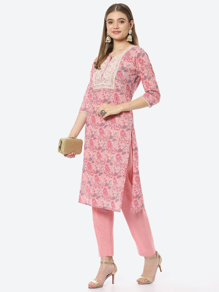 Resham Neck Embroidered Printed Chanderi Kurta With Pant