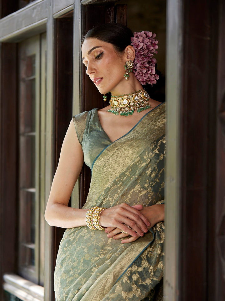 Golden Jaal Georgette Plain Saree