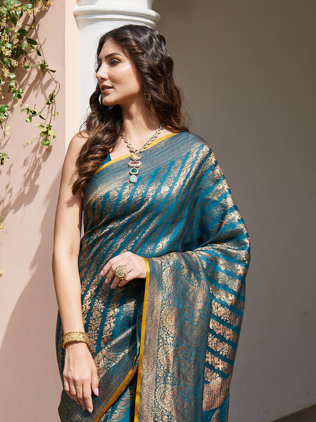 Antique Jaal Crepe Plain Saree