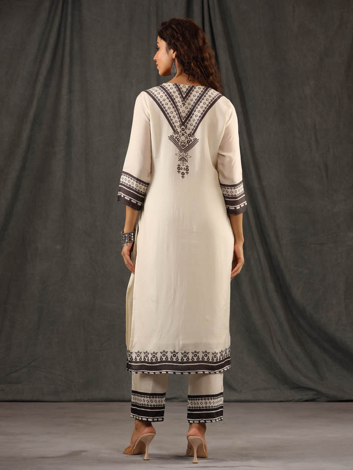 Neck Embroidered Muslin Kurta With Pants