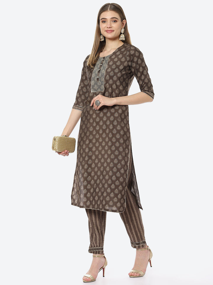 Zari Neck Embroidered Printed Cotton Kurta With Pant