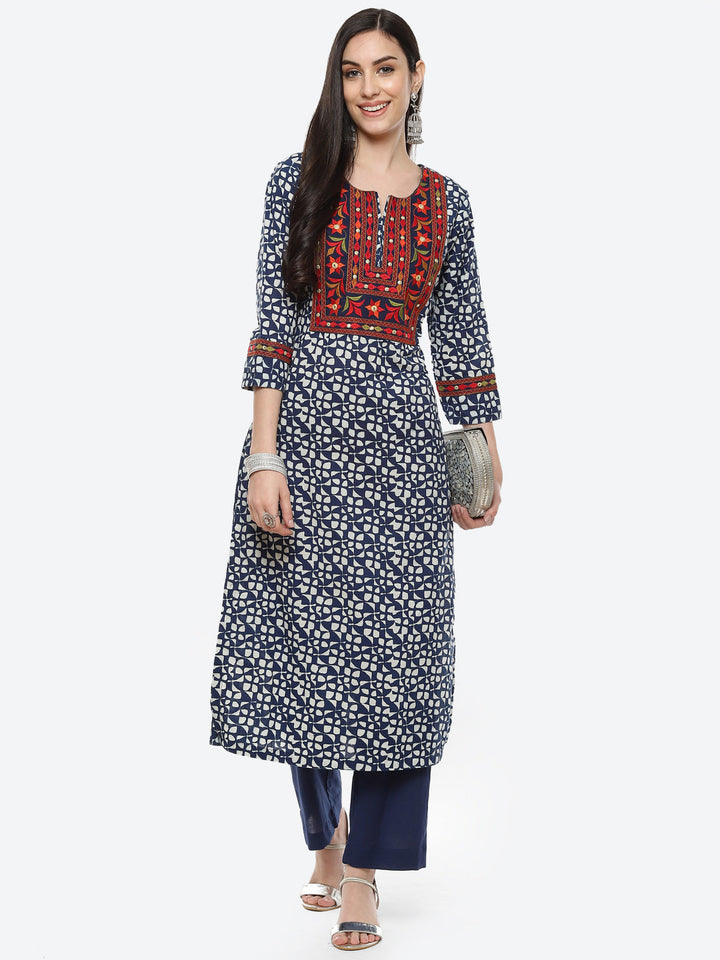 Printed Gota Patti Cotton Kurti With Pant