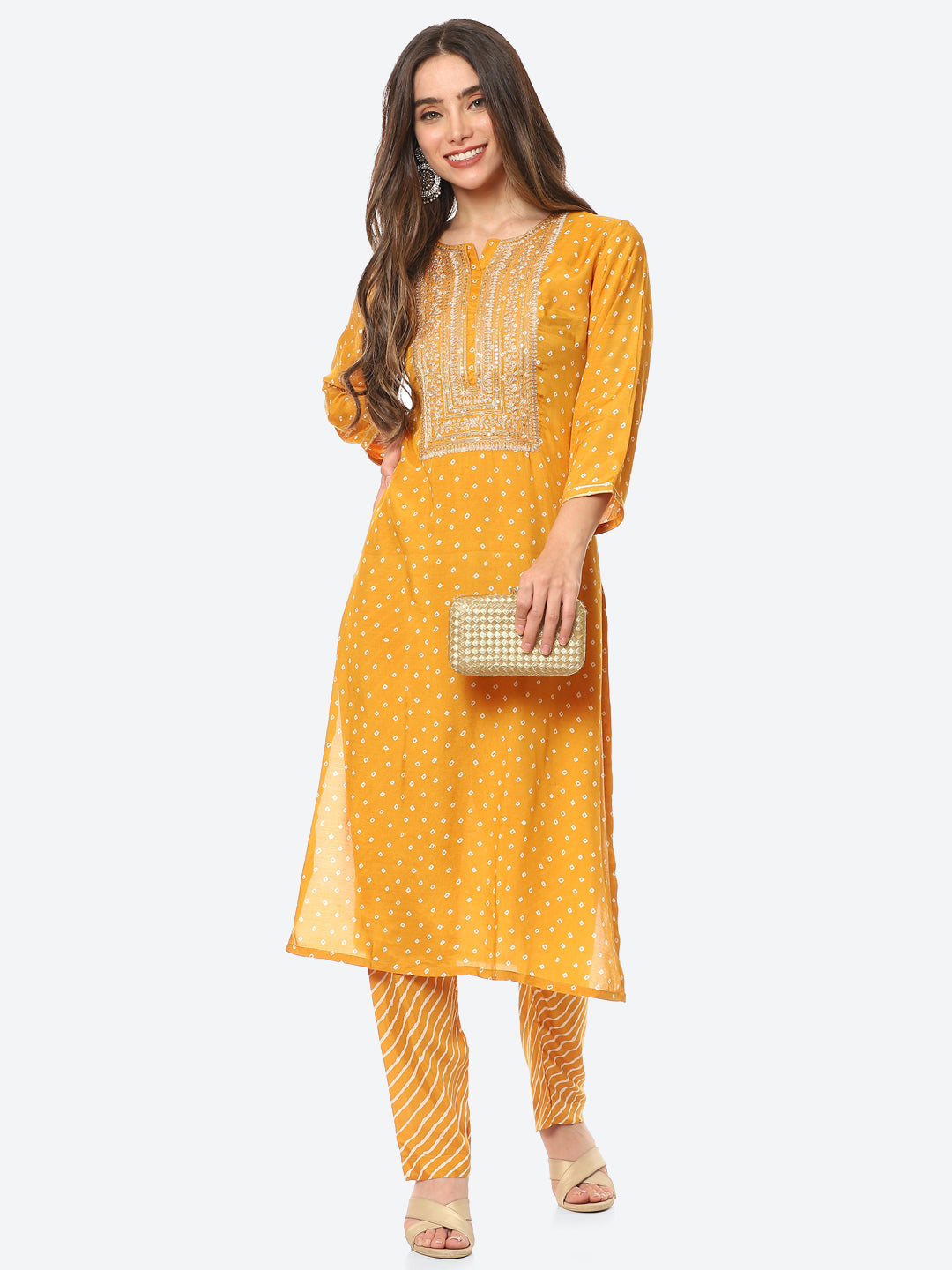 Zari Neck Embroidered Muslin Kurta With Pant