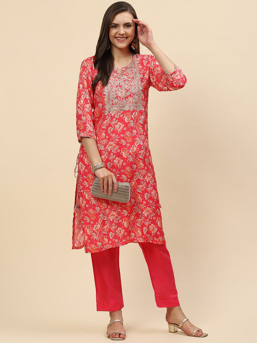 Zari Neck Embroidered Muslin Kurta With Pants