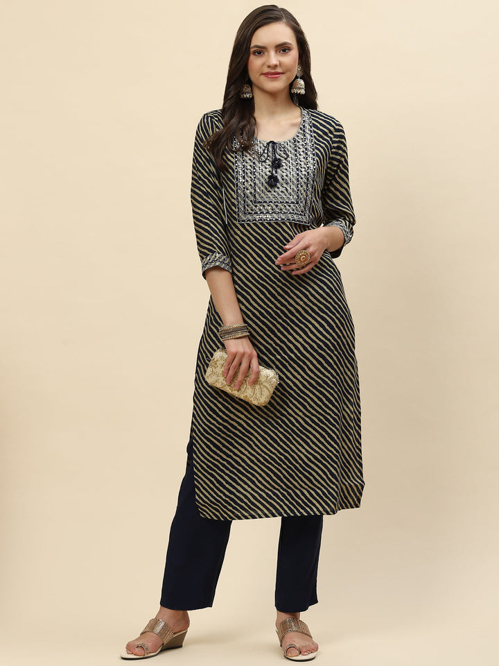 Neck Embroidered &amp; Lehriya Muslin Kurta With Pants