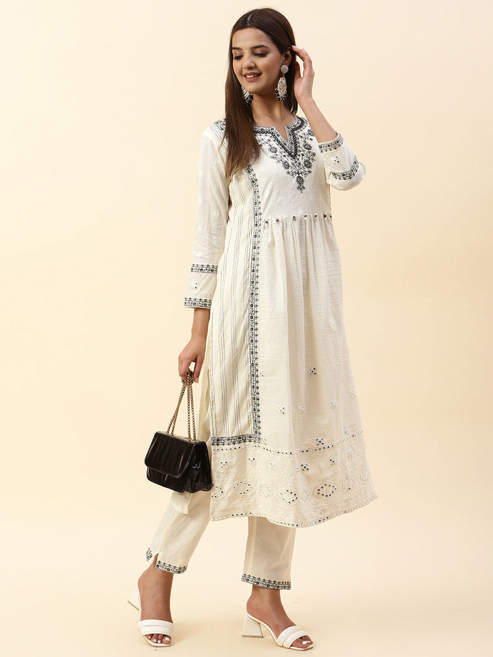 Embroidered Cotton Kurta With Pants