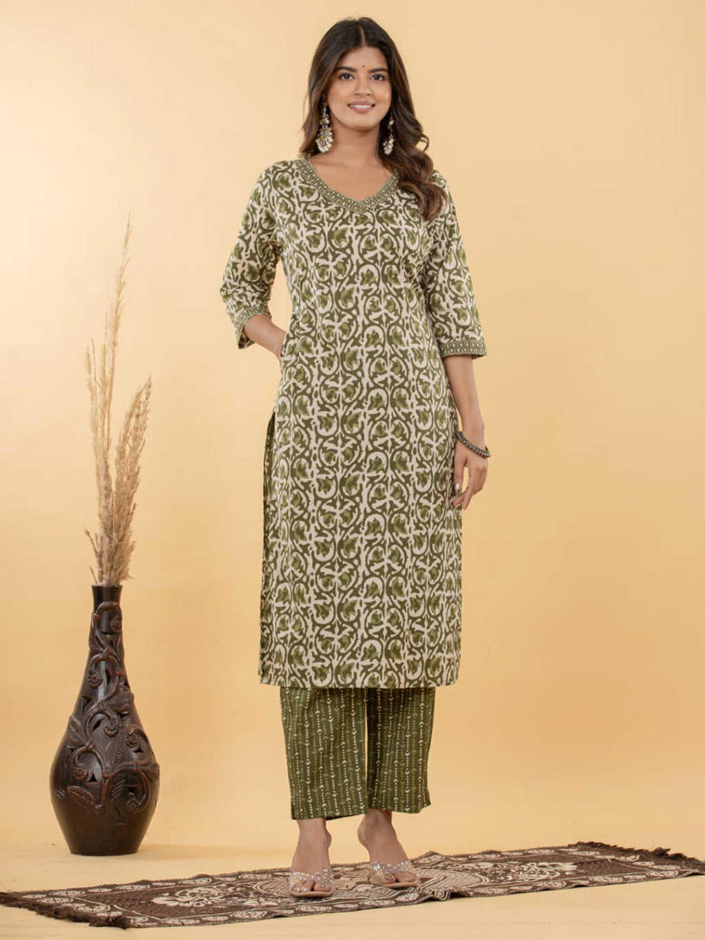 Green Embroidered Cotton Blend Straight Suit Set With Dupatta