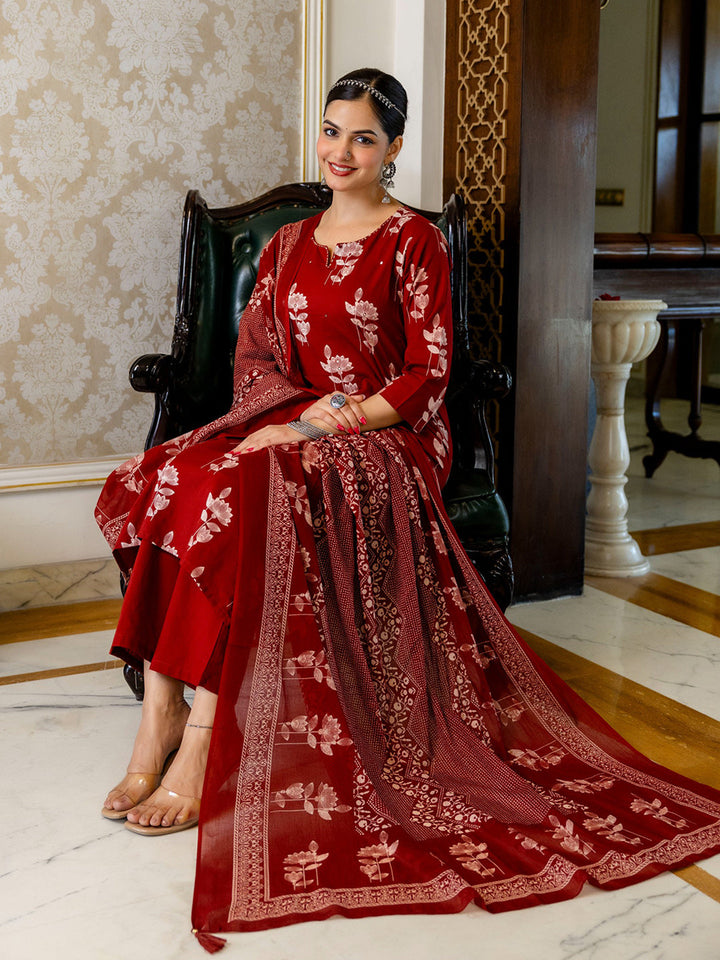 Red Cotton Blend Printed Straight Suit Set