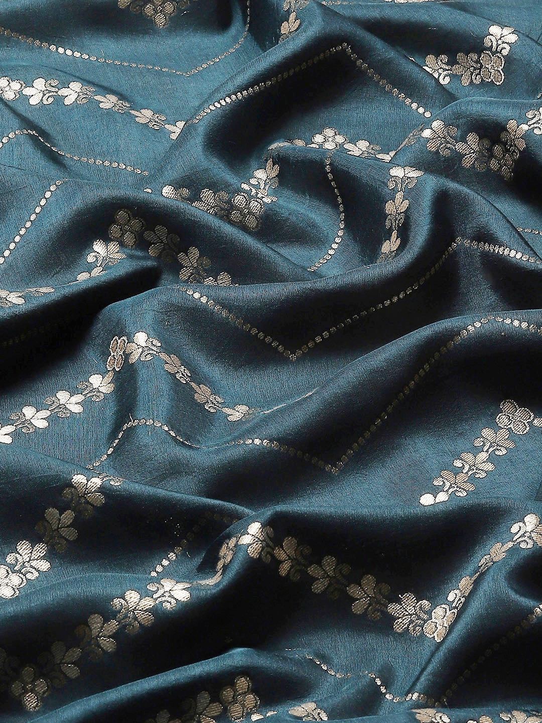 Zari Jaal Woven Dola Handloom Saree